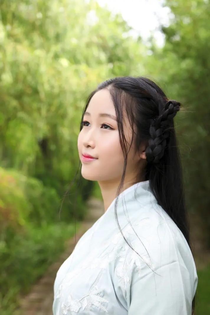 美女玩家倾情演绎热血传奇主题曲，古风RAP点燃青春回忆！