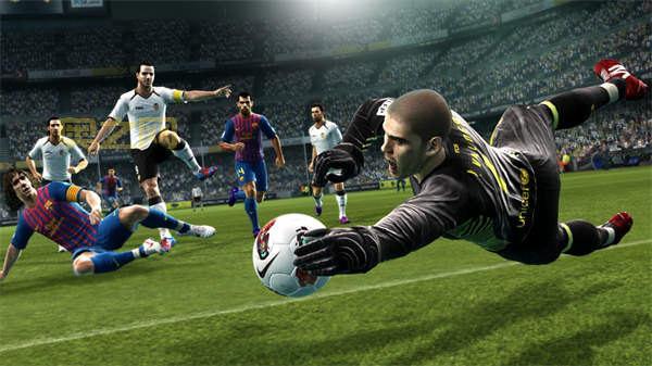 PES2014游戏评测：打造真实足球体验的经典之作