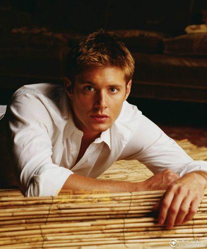 Jensen Ackles：揭秘这位演技与魅力并存的美国男星