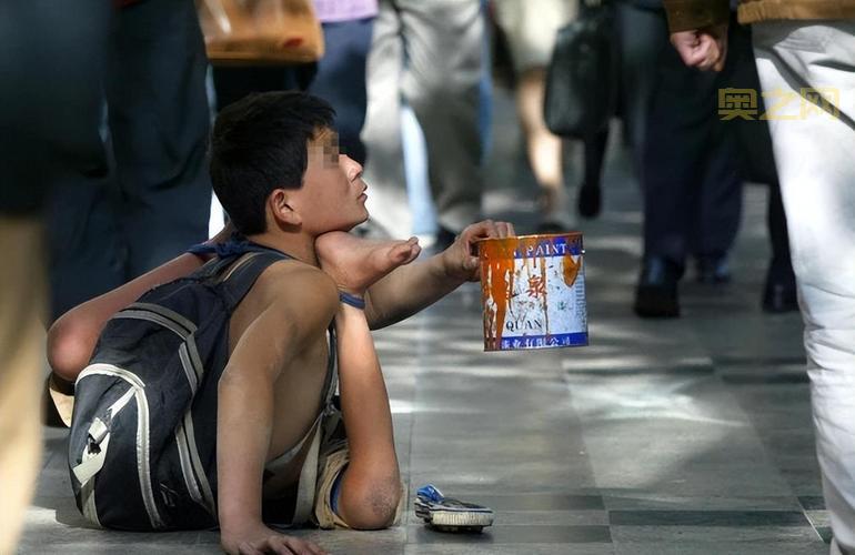 小鱼人路人局很猛，为啥职业比赛没人用呢？