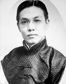 称帝后，为《时事新报》、《