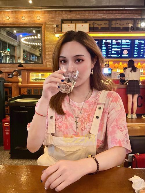 美女餐厅4：重温经典，畅享全新餐饮挑战