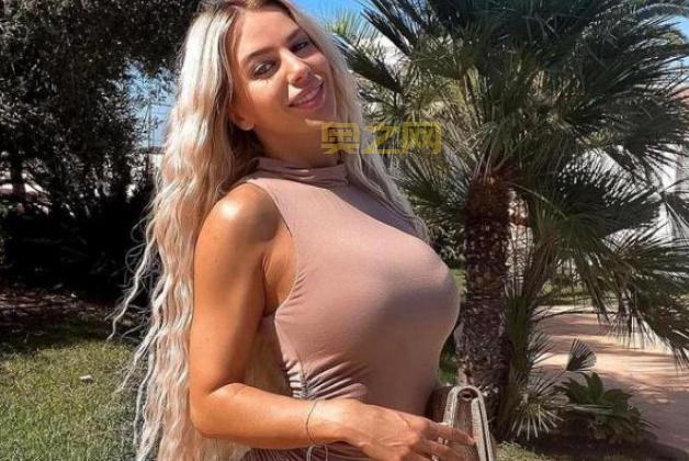 巨乳保姆：身材火辣的她如何逆袭成健身模特