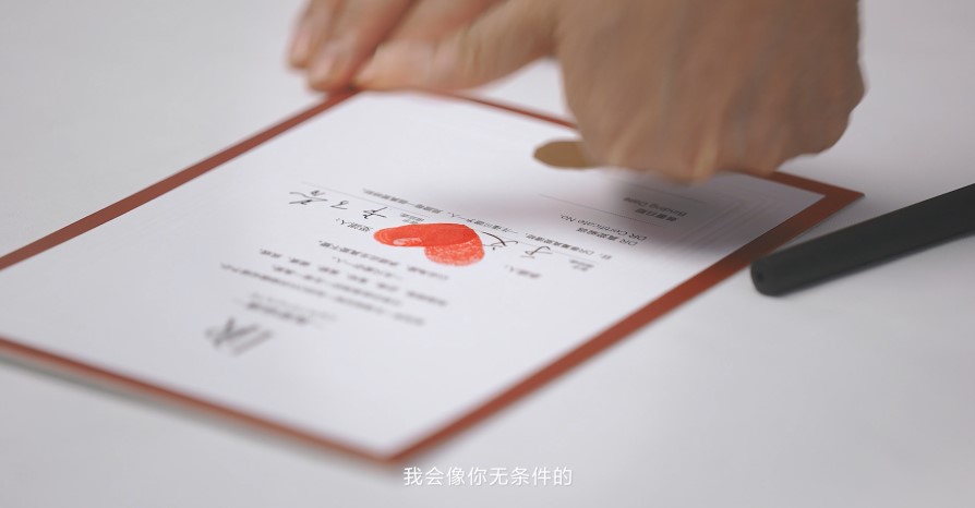 DR钻戒央视网真爱很简单_用一生爱一人老一辈爱情故事_拾荒老人为老伴买钻戒的新闻