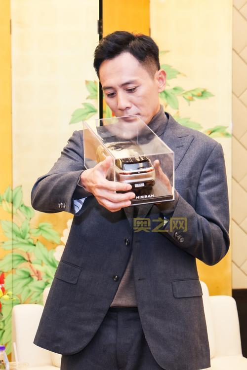刘烨沙发哪里有卖的？官方旗舰店地址公布！