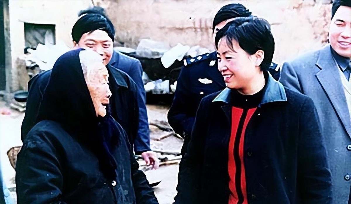 任长霞出殡视频新闻_任长霞 事迹 评价