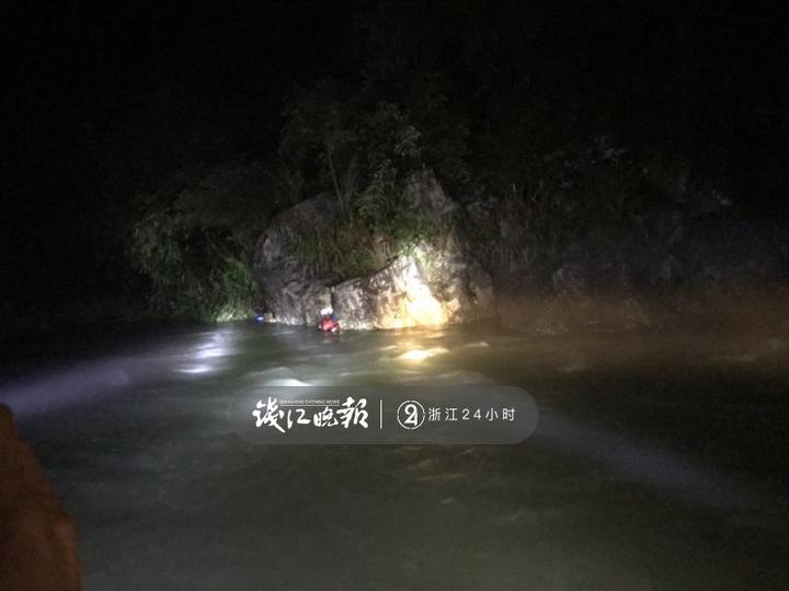 16名驴友在浙江仙居丽人谷遭遇山洪 2人被冲走遇难--青岛网络广播电视台
