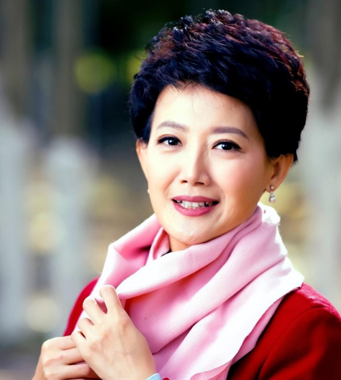 新闻联播欧阳夏丹婚姻_央视女主持未婚名单_李梓萌欧阳夏丹柴璐梁艳龙洋