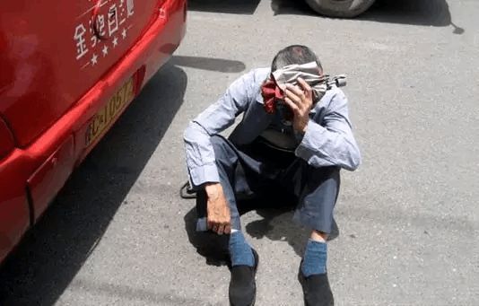 碰瓷行为 交通法规 驾驶员权益_深圳罗湖手机碰瓷