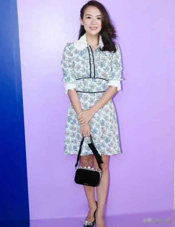 章子怡最近出席新闻_章子怡成熟魅力穿搭_章子怡时尚穿搭