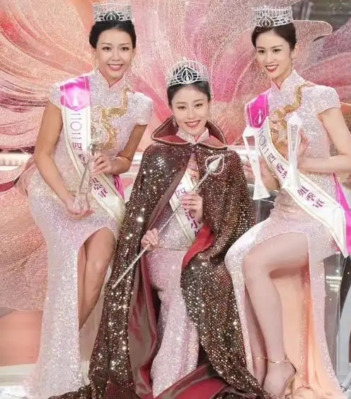 2025香港小姐竞选决赛 佳丽陈咏诗 赛事影响与争议_香港2025娱乐圈新闻