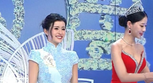 2025香港小姐竞选结果出炉，26岁女博士获冠军，身材娇小仅1.6米