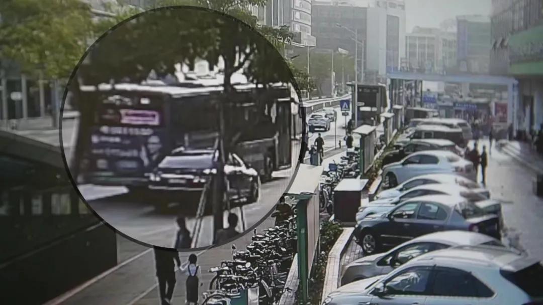 开豪车碰瓷_团伙作案碰瓷公交车_深圳公交司机被碰瓷事件