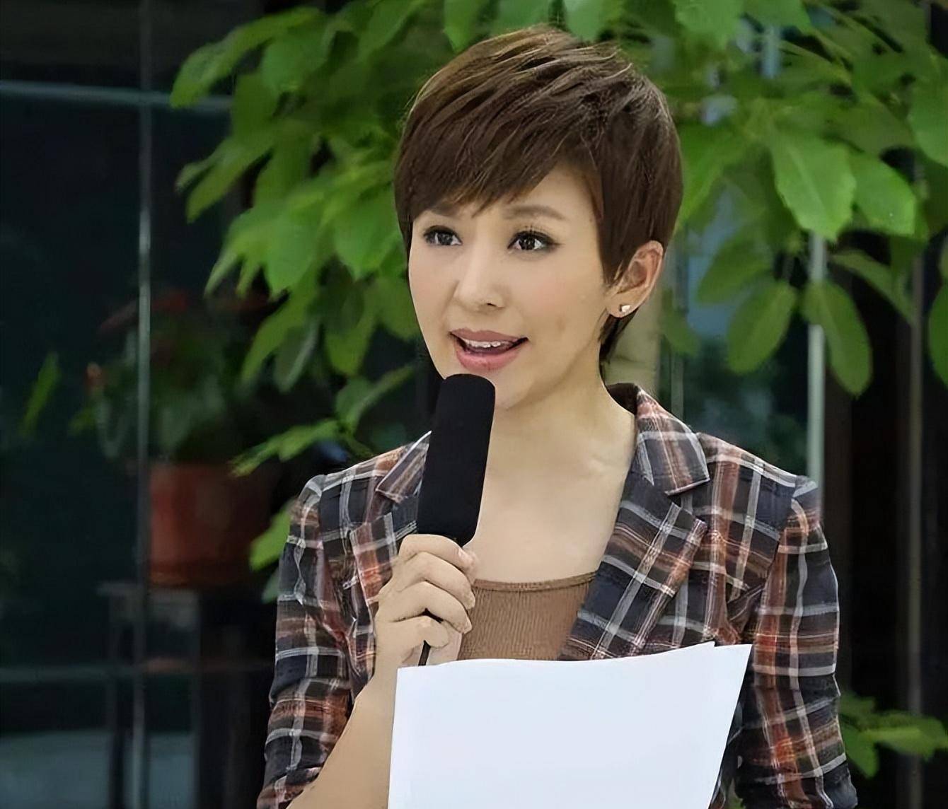欧阳夏丹+新闻联播_欧阳夏丹 新闻联播 消失原因