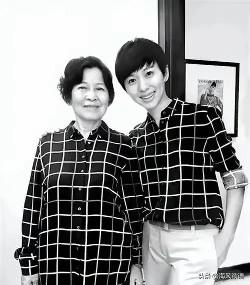 前央视主持人欧阳夏丹不婚不育晚年安排_操央视主持人欧阳夏丹_欧阳夏丹单身生活选择与思考