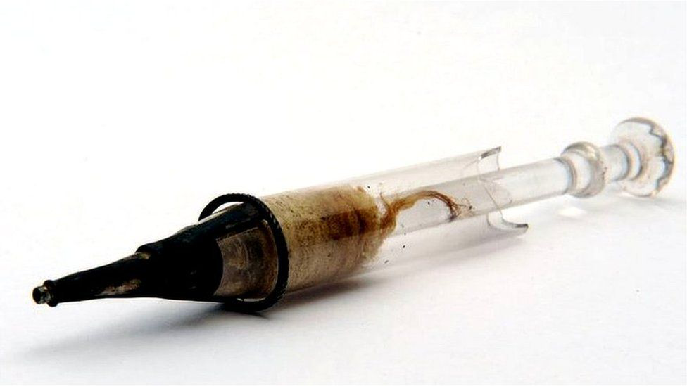 打针搞笑图片_针头消失的注射器_注射器历史演变