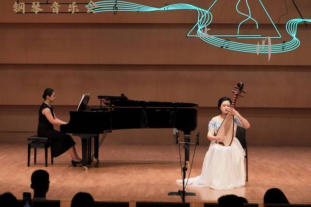 成都钢琴_成都城市音乐厅 吴玥钢琴音乐会 青年钢琴家吴玥