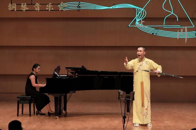 成都城市音乐厅 吴玥钢琴音乐会 青年钢琴家吴玥_成都钢琴