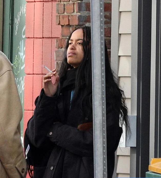 奥巴马女儿吸毒新闻_奥巴马女儿大麻视频_奥巴马女儿抽烟