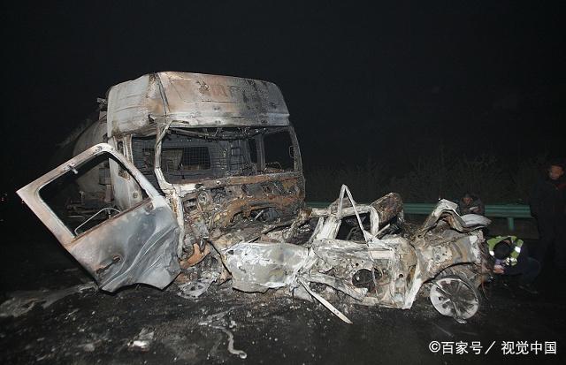 略阳车祸新闻头条_略阳县交警整治超载行为_货车超载曝光