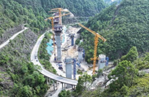 文成县高速路新闻_青文高速文成段小导洞法施工技术_青文高速文成段石柱坪隧道全幅贯通