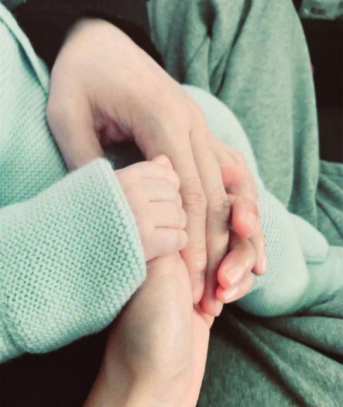 周一围朱丹恩爱秀_朱丹周一围米兰时装周街拍_周一围朱丹结婚照 新闻