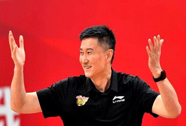广东男篮00后培养_杜锋年轻化战术_cba直播天津队广东