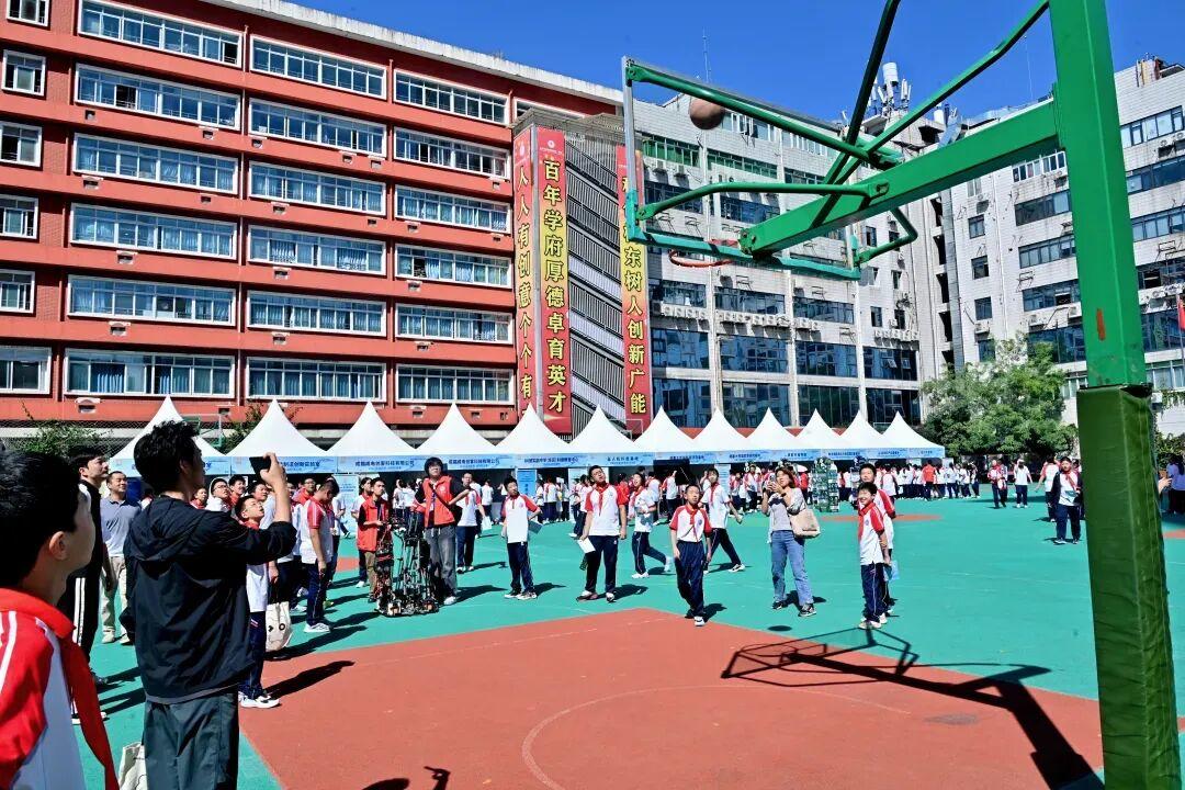 科技创未来科普校园行_2025科普信息化建设_智能机器人科普活动
