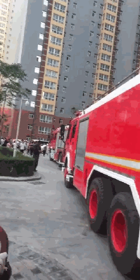 突发!咸阳玉泉苑小区高层发生火灾 突发!咸阳玉泉苑小区高层发生火灾